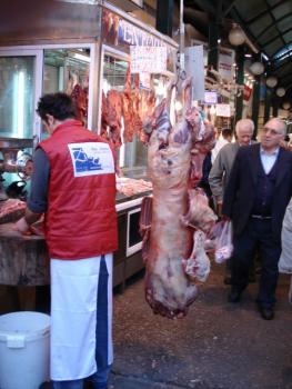 20.4:263:350:0:0:DSC00381:center:1:1:テサロニキの市場にて・・・　（＞＿＜）: